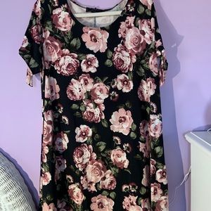 Black floral vibe dress
